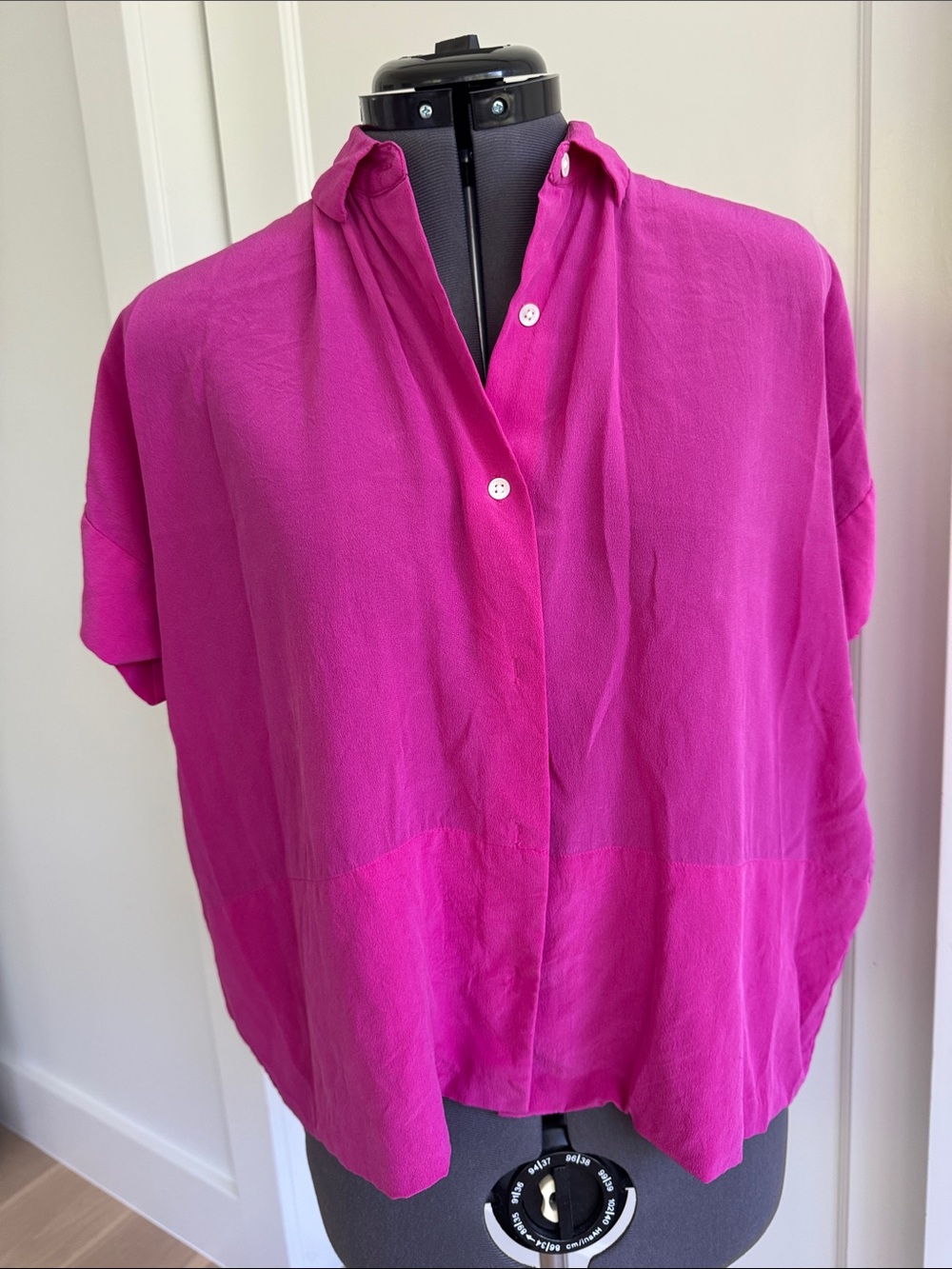 Women’s Short-Sleeve Silk  Button Front Blouse